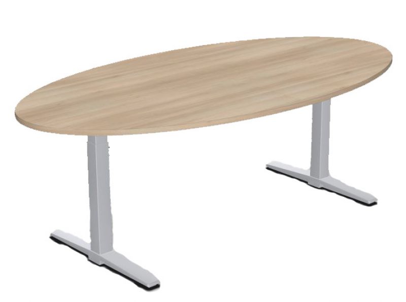 Talo.S Konferenztisch in Ellipsenform von König+Neurath mit heller Holzplatte und silberfarbenem T-Fuß Gestell.